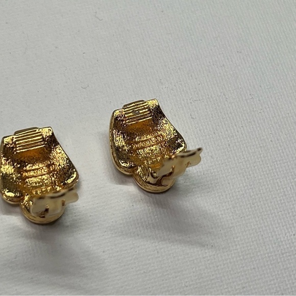 Vintage D'Orlan Signed Gold Tone and Blue/White Enamel Clip On Earrings - Picture 5 of 10